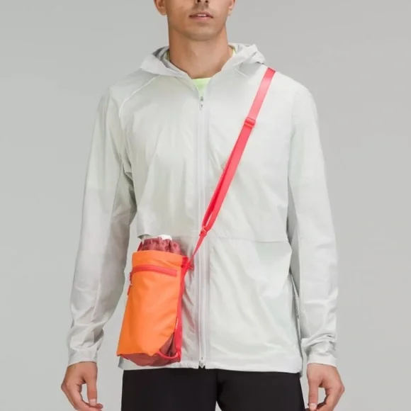 NWT Lululemon Athletica Waterbottle Crossbody Bag 2.5L - Picture 4 of 6